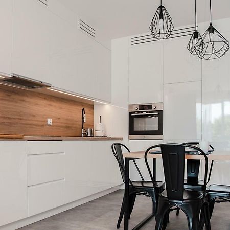 Unique 3City Apartments - Grey Apartment กดัญสก์ ภายนอก รูปภาพ