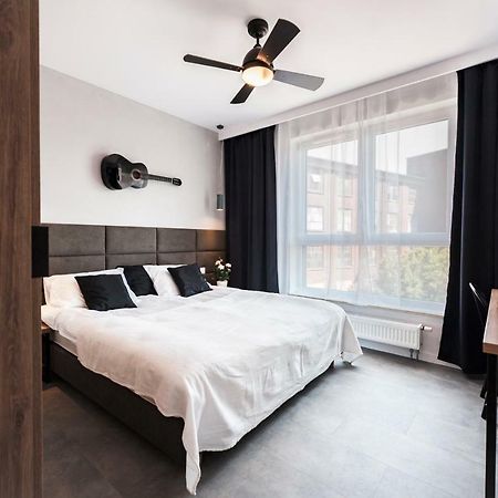 Unique 3City Apartments - Grey Apartment กดัญสก์ ภายนอก รูปภาพ