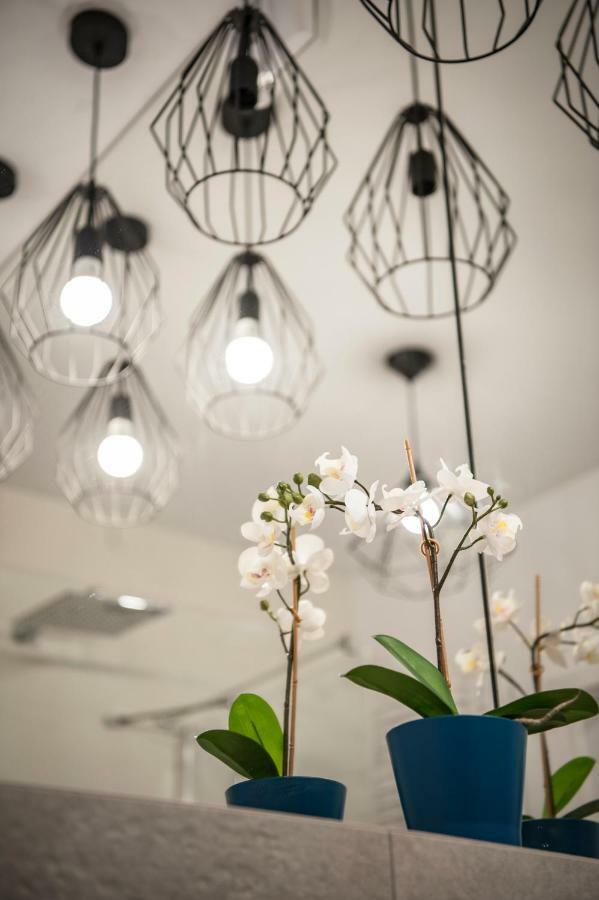 Unique 3City Apartments - Grey Apartment กดัญสก์ ภายนอก รูปภาพ