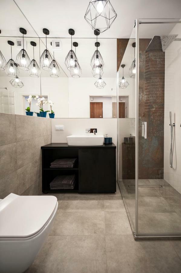 Unique 3City Apartments - Grey Apartment กดัญสก์ ภายนอก รูปภาพ