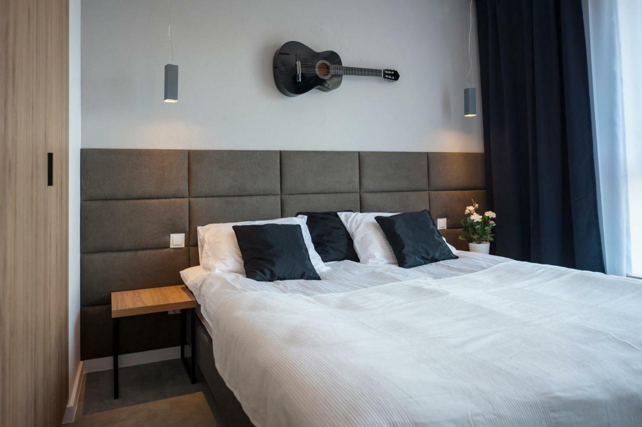 Unique 3City Apartments - Grey Apartment กดัญสก์ ภายนอก รูปภาพ